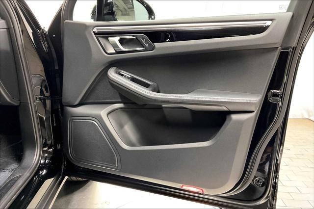 Photo of 2021 Black Porsche Macan