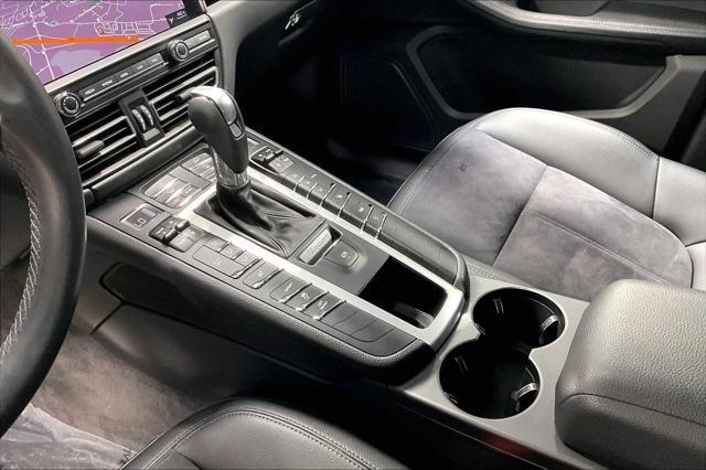 Photo of 2021 Black Porsche Macan