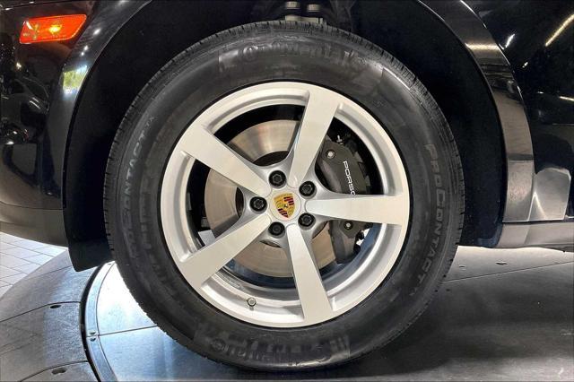 Photo of 2021 Black Porsche Macan