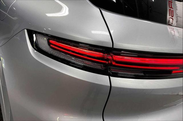 Photo of 2024 Dolomite Silver Metallic Porsche Cayenne