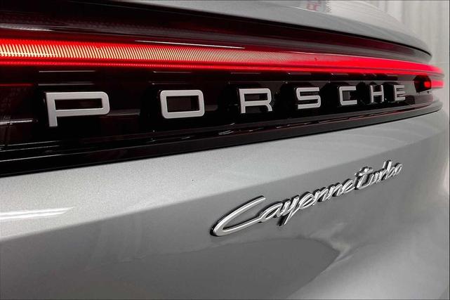 Photo of 2024 Dolomite Silver Metallic Porsche Cayenne