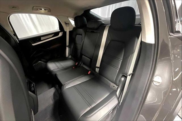 Photo of 2026 QUARTZITE GREY Porsche Cayenne