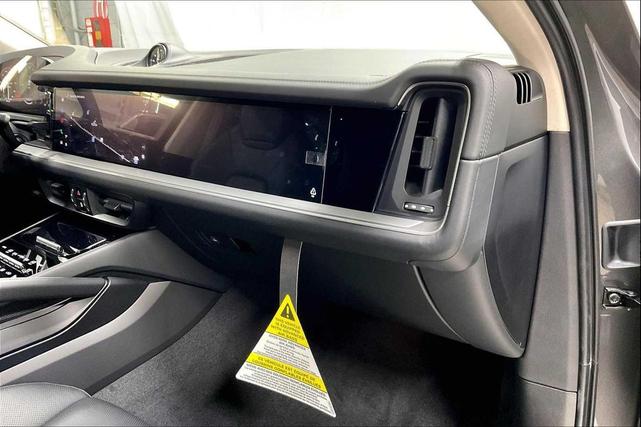 Photo of 2026 QUARTZITE GREY Porsche Cayenne