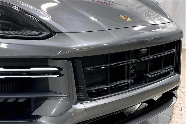 Photo of 2026 QUARTZITE GREY Porsche Cayenne