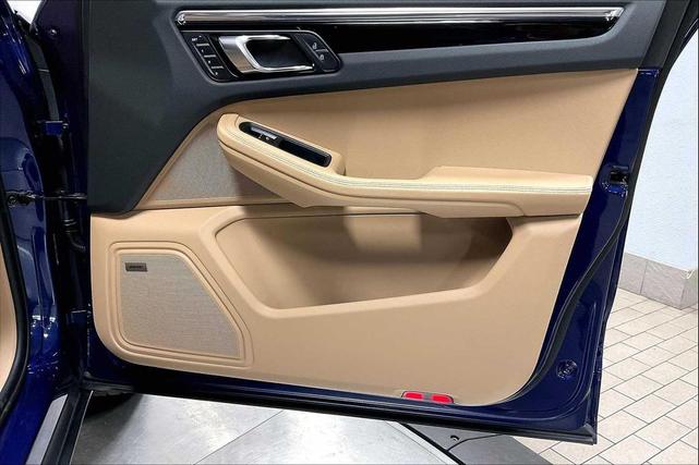 Photo of 2025 Gentian Blue Metallic Porsche Macan