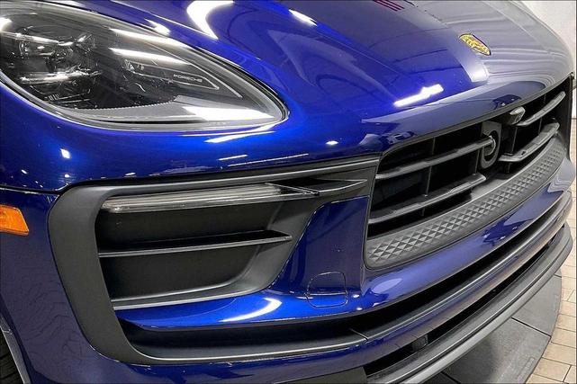 Photo of 2025 Gentian Blue Metallic Porsche Macan
