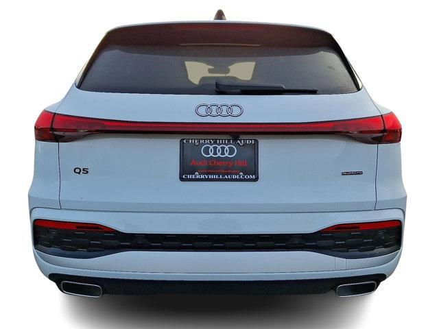 Photo of 2025 Glacier White Metallic Audi Q5