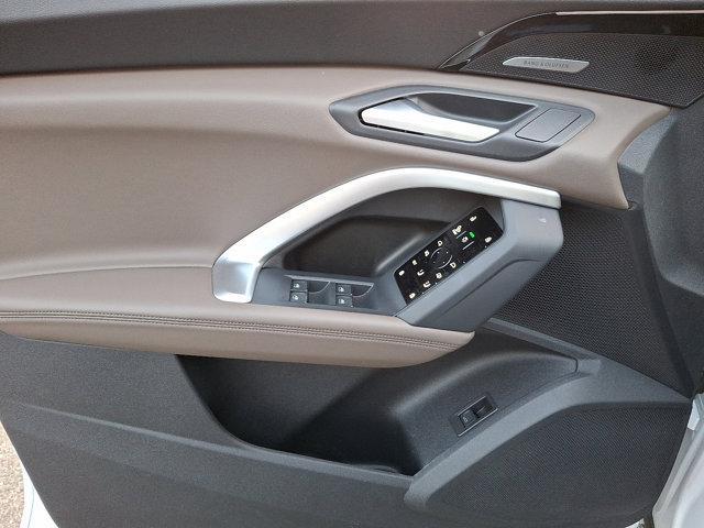 Photo of 2025 Glacier White Metallic Audi Q5