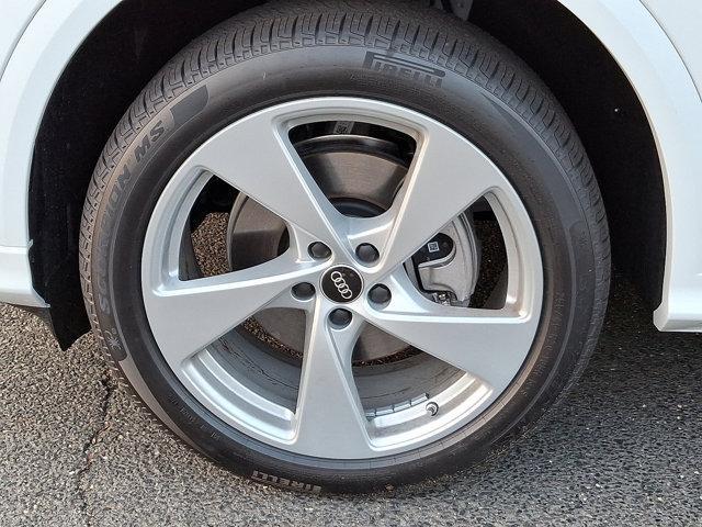 Photo of 2025 Glacier White Metallic Audi Q5