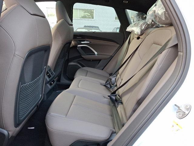 Photo of 2025 Glacier White Metallic Audi Q5