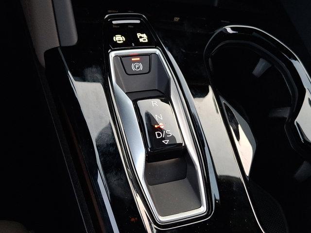 Photo of 2025 Glacier White Metallic Audi Q5