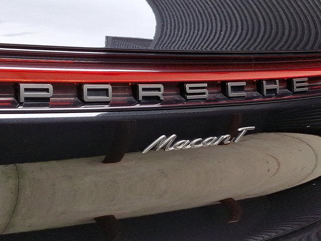 Photo of 2024 Jet Black Metallic Porsche Macan