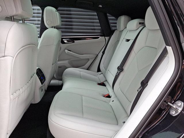 Photo of 2024 Jet Black Metallic Porsche Macan