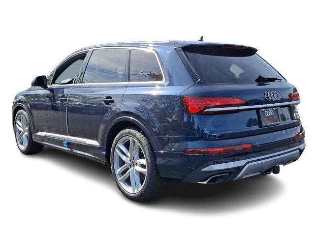 Photo of 2025 Waitomo Blue Metallic Audi Q7