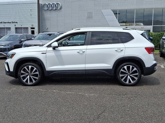 Photo of 2022 Pure White Volkswagen Taos