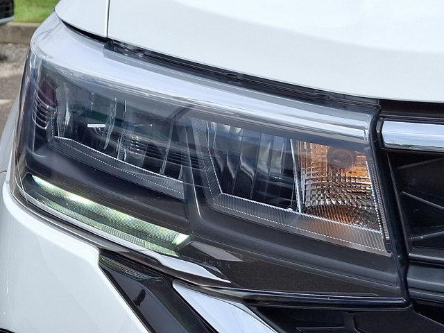 Photo of 2022 Pure White Volkswagen Taos