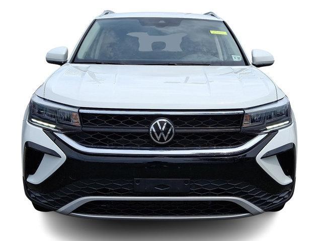 Photo of 2022 Pure White Volkswagen Taos