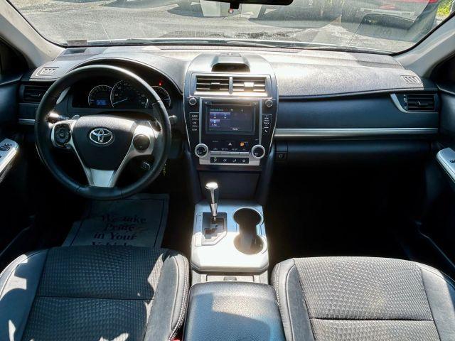 Photo of 2014 White Toyota Camry