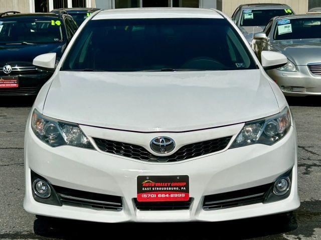 Photo of 2014 White Toyota Camry