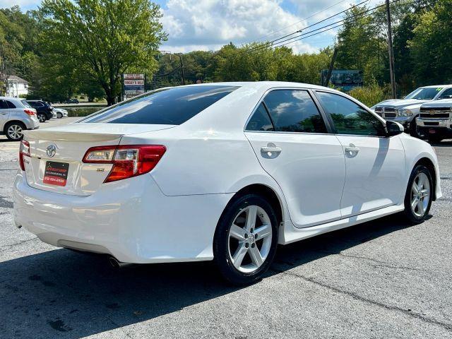 Photo of 2014 White Toyota Camry