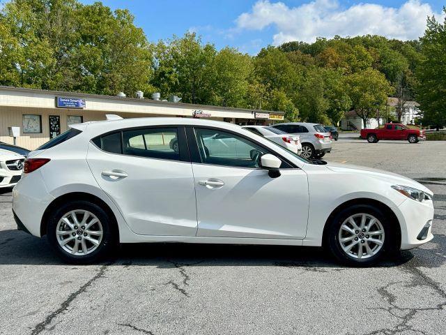 Photo of 2014 Snowflake White Pearl Mica Mazda Mazda3
