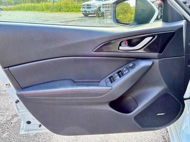 Photo of 2014 Snowflake White Pearl Mica Mazda Mazda3