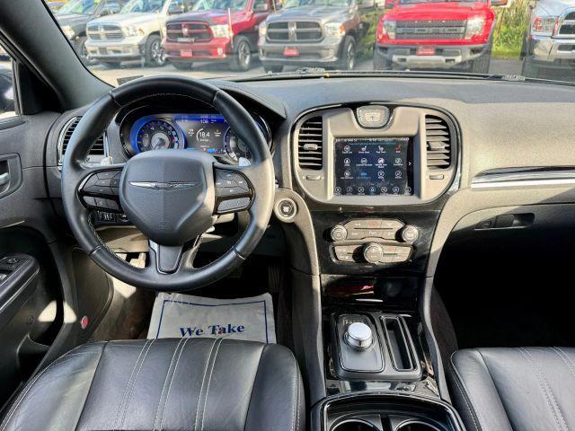 Photo of 2017 Gray Chrysler 300