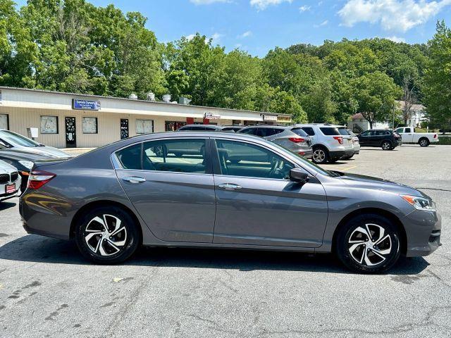 Photo of 2017 Gray Honda Accord