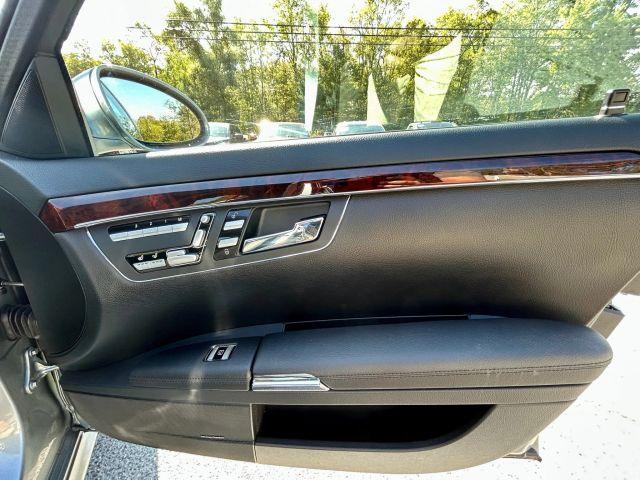 Photo of 2008 Gray Mercedes-Benz S-Class