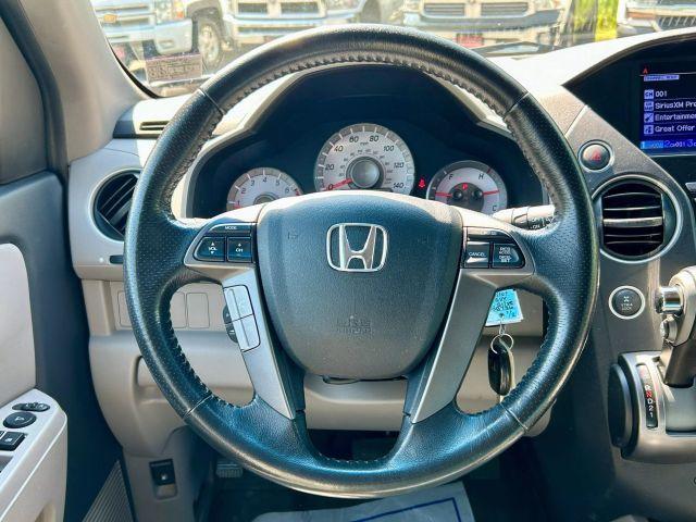 Photo of 2015 Silver Honda Pilot