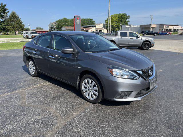 Photo of 2018 Gun Metallic Nissan Sentra