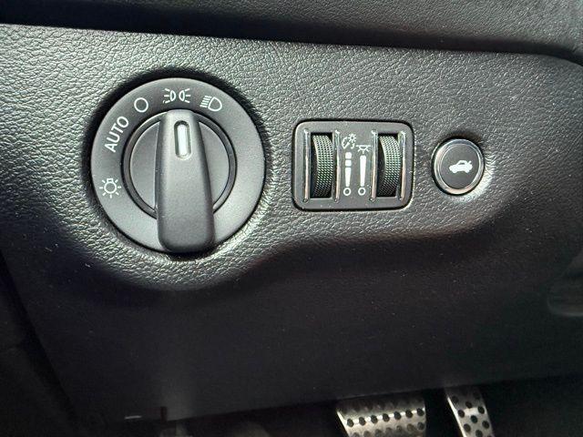 Photo of 2021 Indigo Blue Dodge Challenger