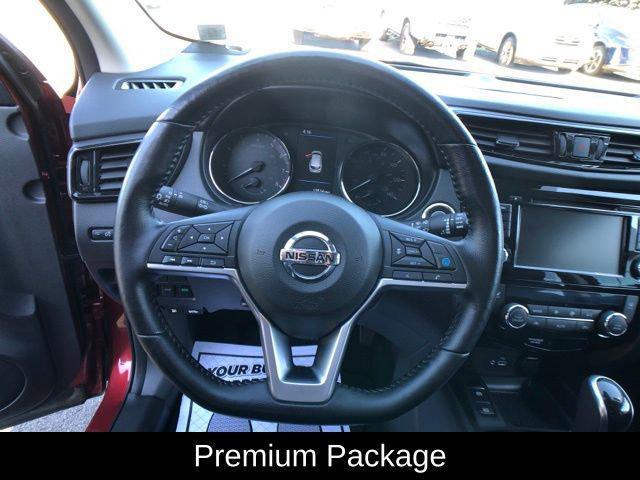 Photo of 2022 Scarlet Ember Pearl Metallic Nissan Rogue Sport