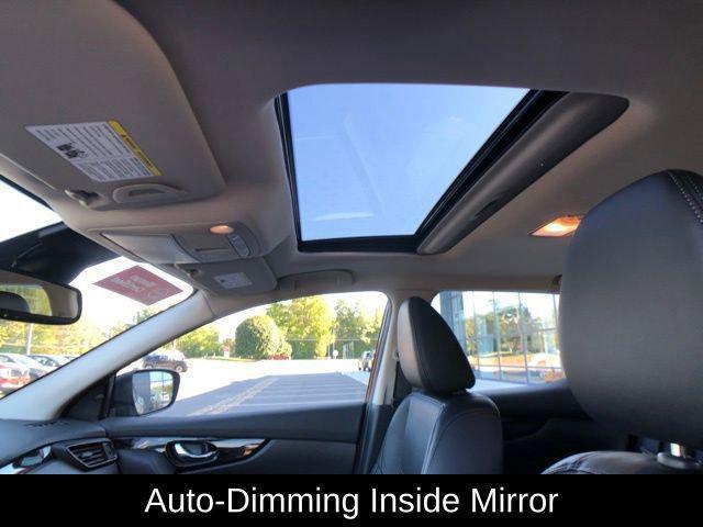 Photo of 2022 Scarlet Ember Pearl Metallic Nissan Rogue Sport