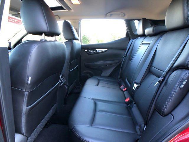 Photo of 2022 Scarlet Ember Pearl Metallic Nissan Rogue Sport