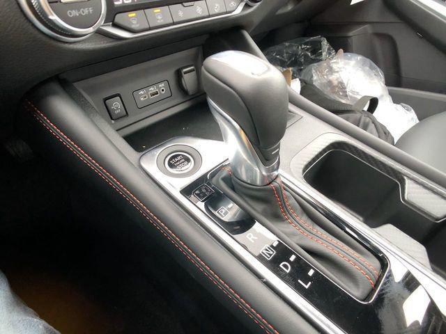 Photo of 2025 Aspen White Tricoat/Super Black Nissan Sentra