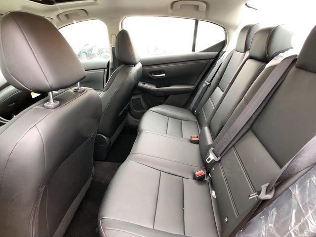 Photo of 2025 Aspen White Tricoat/Super Black Nissan Sentra