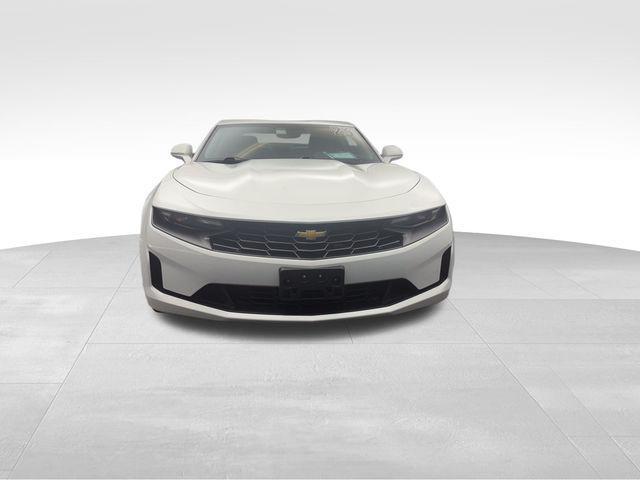 Photo of 2023 Summit White Chevrolet Camaro