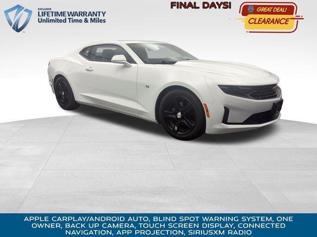 Photo of 2023 Summit White Chevrolet Camaro