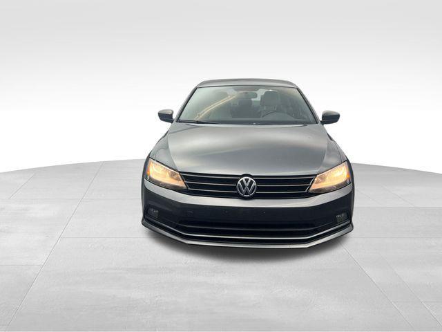Photo of 2016 Platinum Gray Metallic Volkswagen Jetta