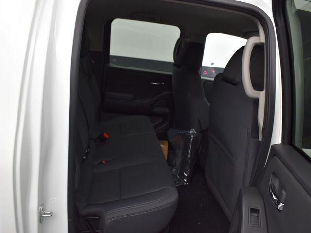 Photo of 2024 Glacier White Nissan Frontier