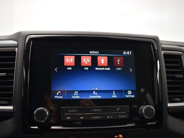 Photo of 2024 Glacier White Nissan Frontier