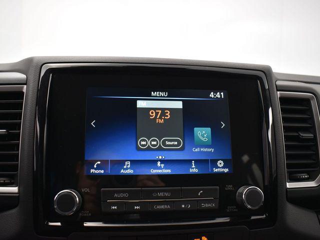 Photo of 2024 Glacier White Nissan Frontier