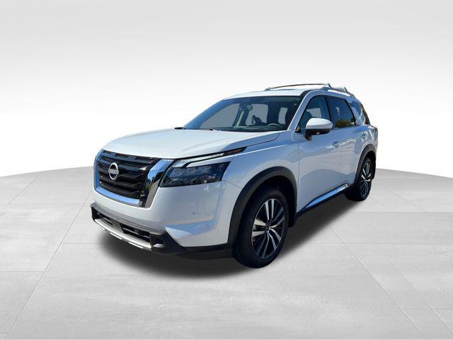 Photo of 2025 Everest White Pearl Tricoat Nissan Pathfinder