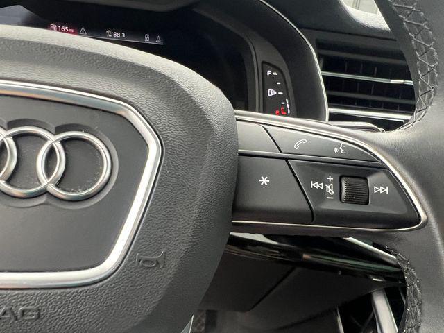 Photo of 2022 Gray Metallic Audi Q7