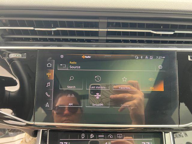 Photo of 2022 Gray Metallic Audi Q7