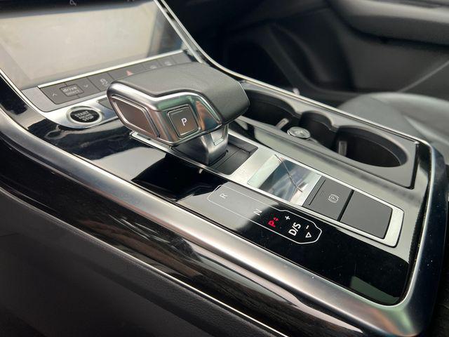 Photo of 2022 Gray Metallic Audi Q7