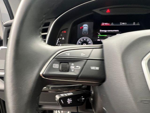 Photo of 2022 Gray Metallic Audi Q7