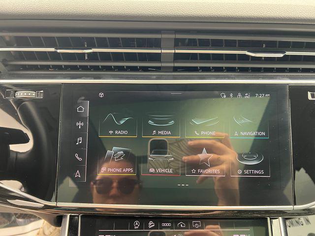 Photo of 2022 Gray Metallic Audi Q7