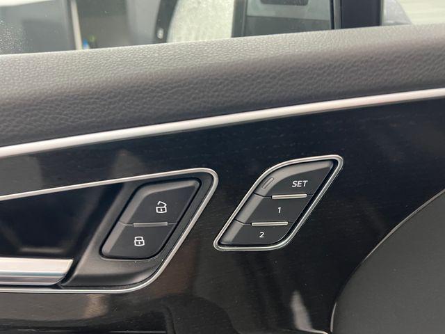Photo of 2022 Gray Metallic Audi Q7